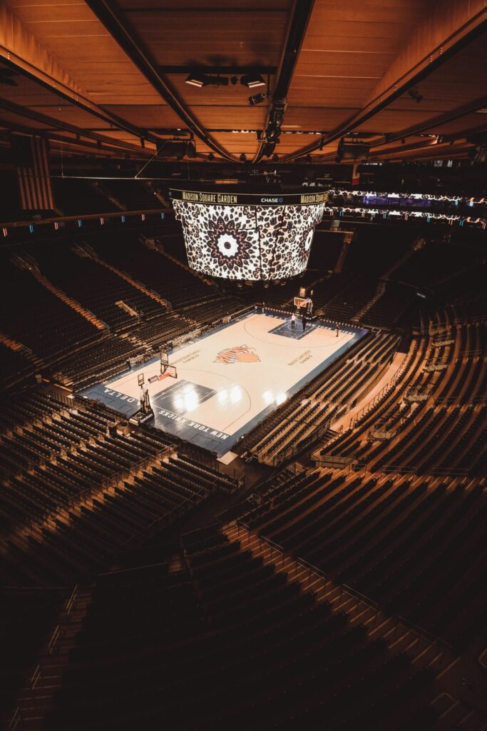 Madison Sqare Garden with paul eEnokNtvnoo unsplash
